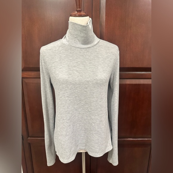 ALO Yoga Heather Gray Long Sleeve Turtle Neck - Picture 1 of 4